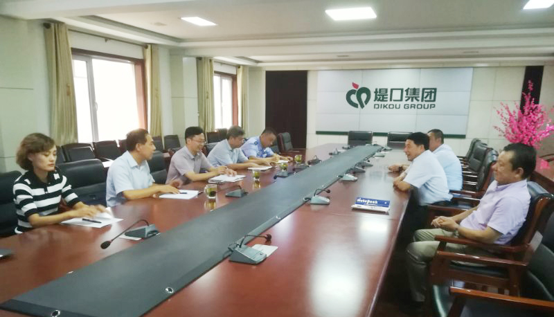 天橋區(qū)委常委、區(qū)政法委書記張永強蒞臨集團公司調(diào)研、走訪